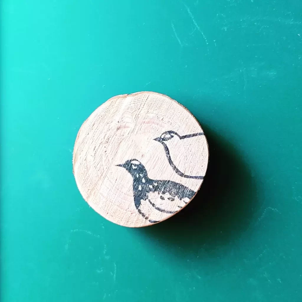 栗谷さと子　ハンドメイド雑貨　木のマグネット　Kuriya Satoko 雷鳥