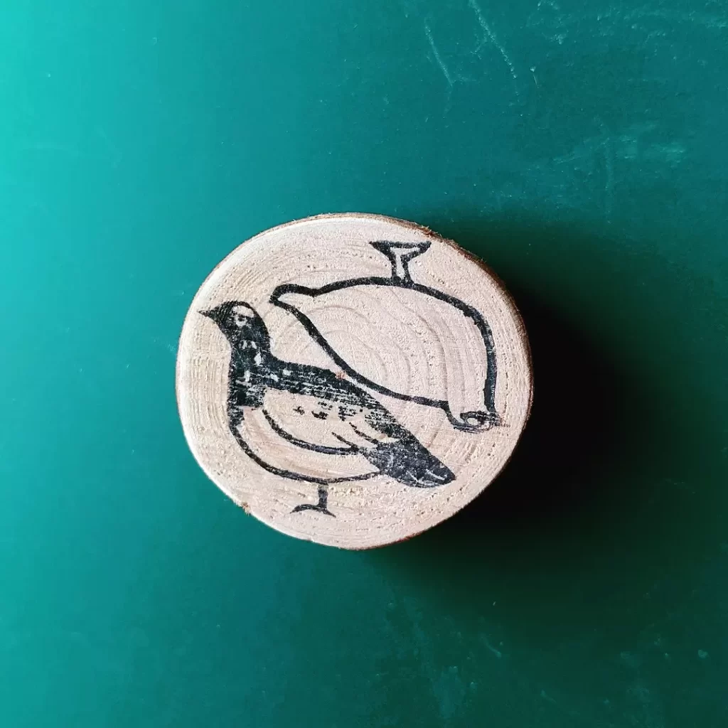 栗谷さと子　ハンドメイド雑貨　木のマグネット　Kuriya Satoko 雷鳥