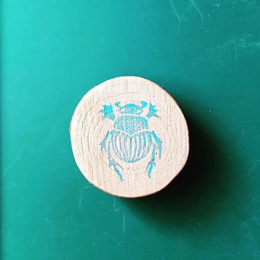 栗谷さと子　ハンドメイド雑貨　木のマグネット　Kuriya Satoko コガネムシ　ダイコクコガネ