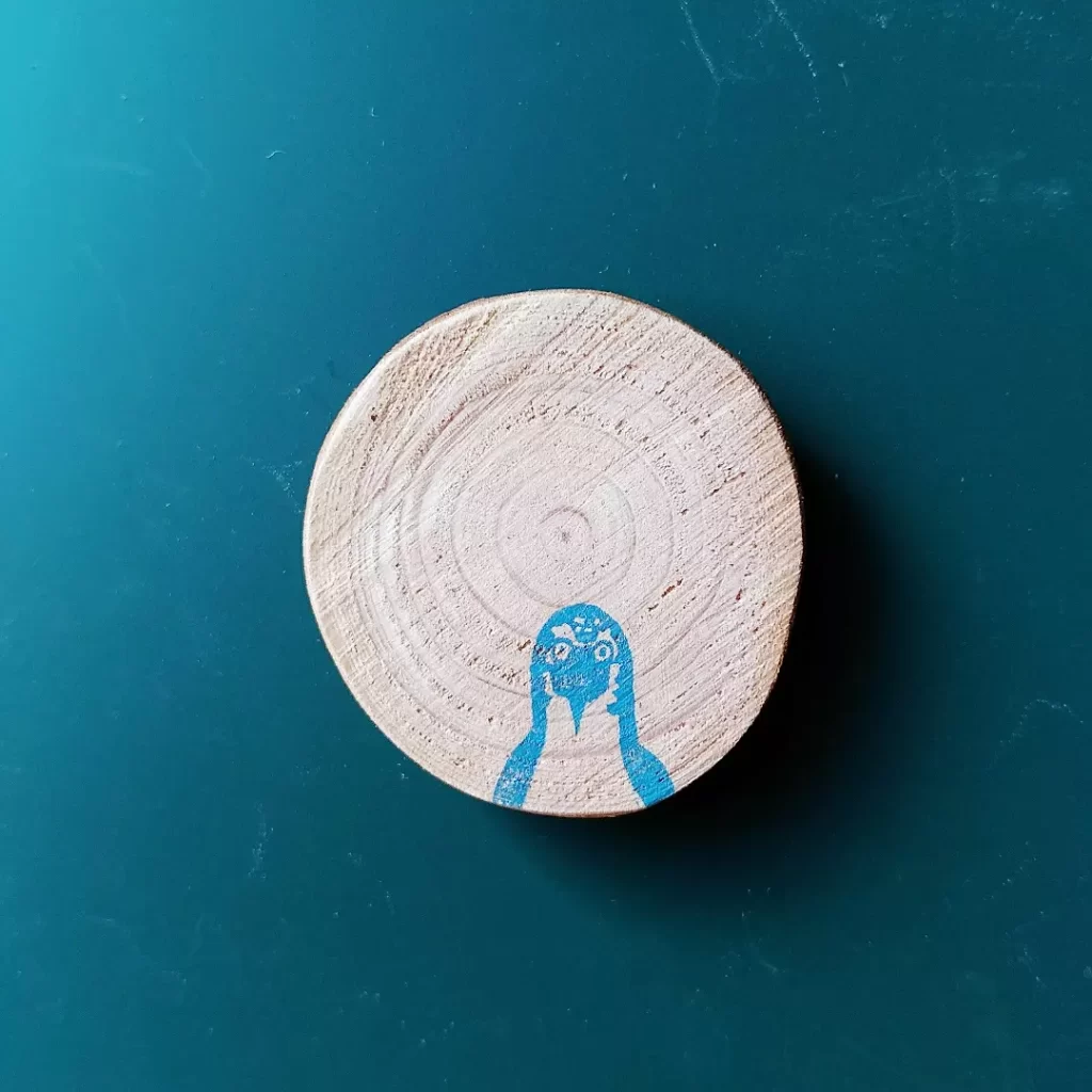 栗谷さと子　ハンドメイド雑貨　木のマグネット　Kuriya Satoko アオアシカツオドリ