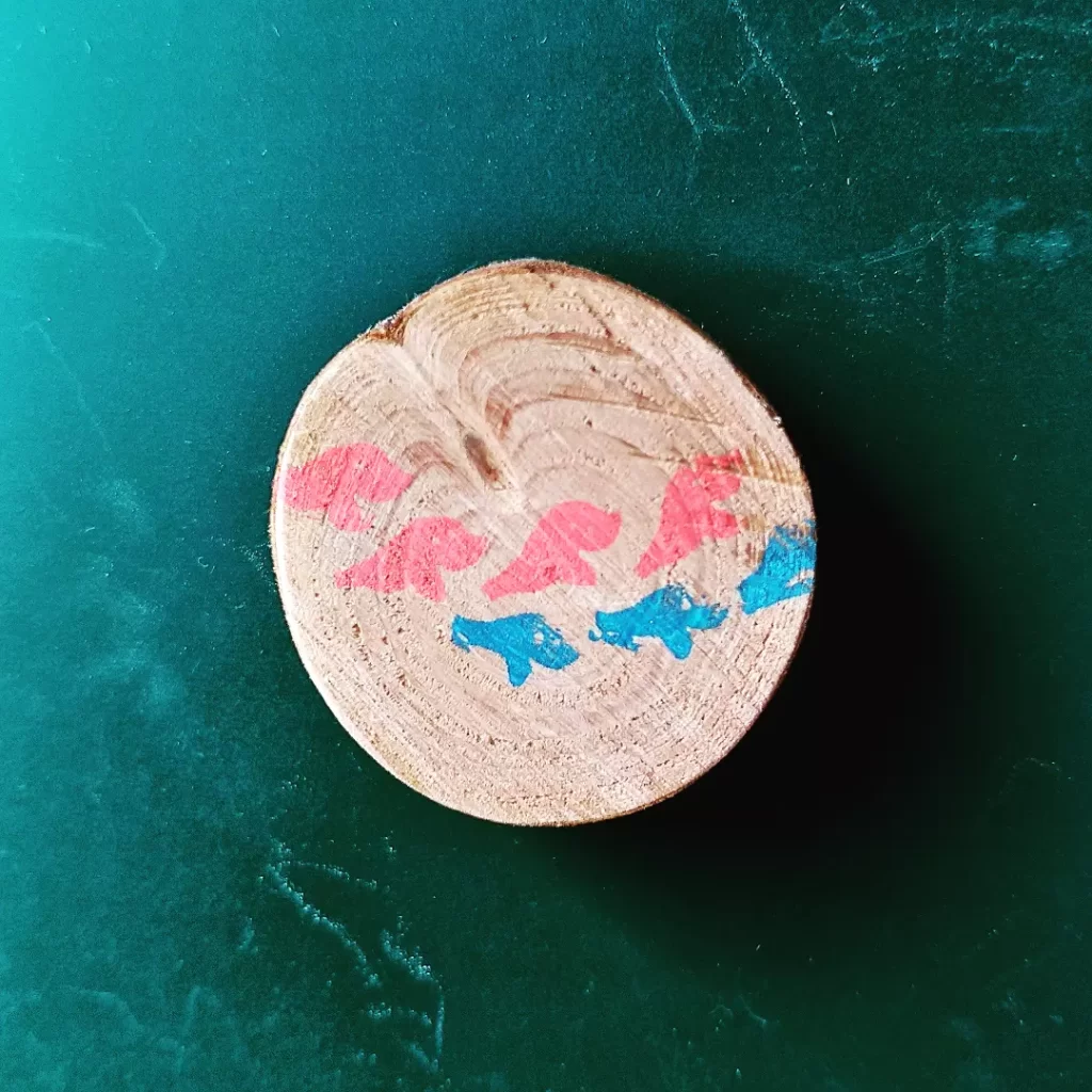 栗谷さと子　ハンドメイド雑貨　木のマグネット　Kuriya Satoko ウツボグサ